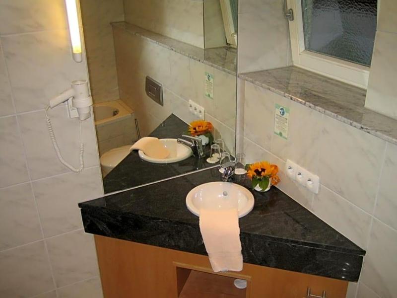 Hotel Zum Wasserfall Garni image