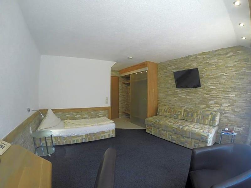 Hotel Zum Wasserfall Garni image