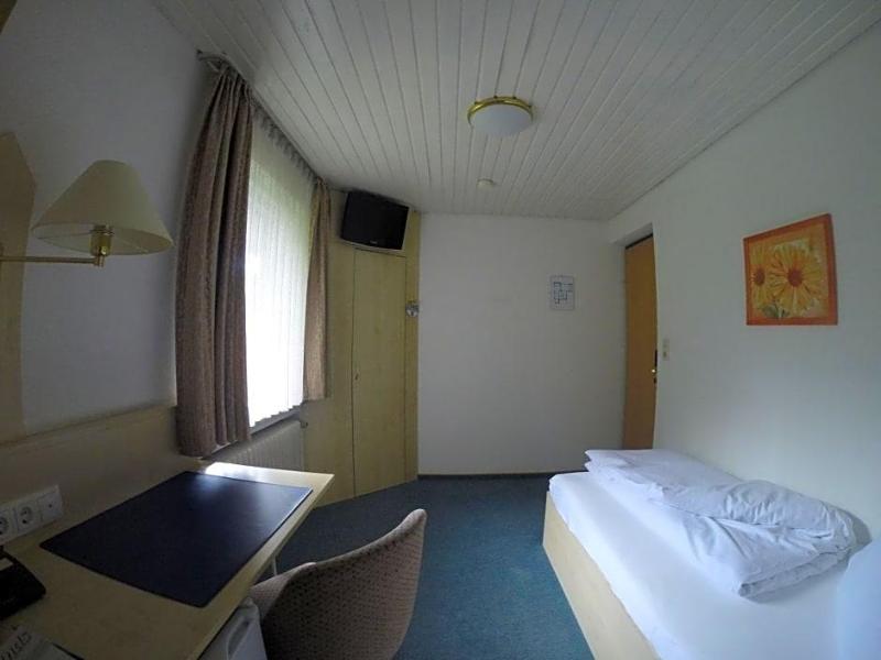 Hotel Zum Wasserfall Garni image