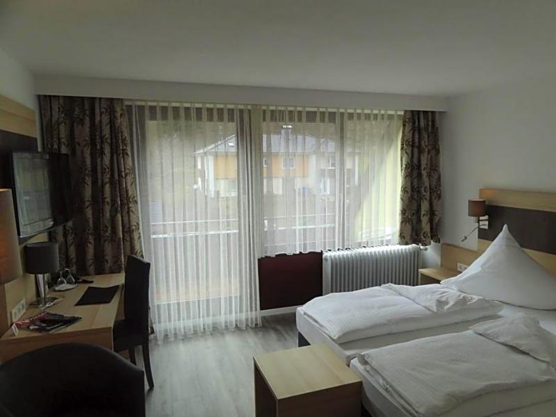 Hotel Zum Wasserfall Garni image