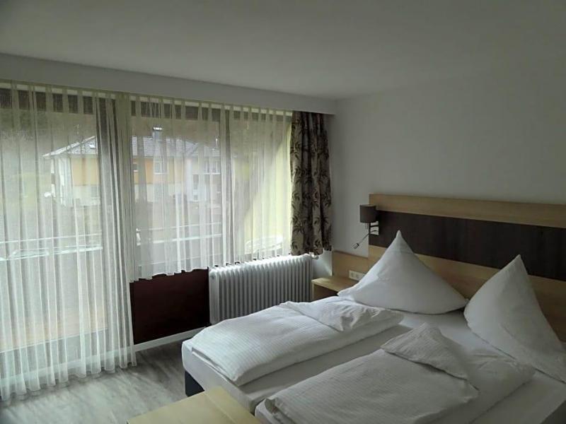 Hotel Zum Wasserfall Garni image