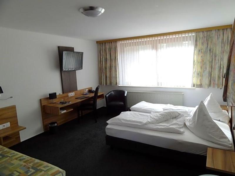Hotel Zum Wasserfall Garni image