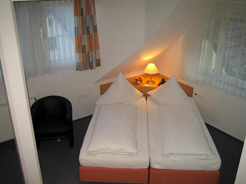 Hotel Zum Wasserfall Garni image