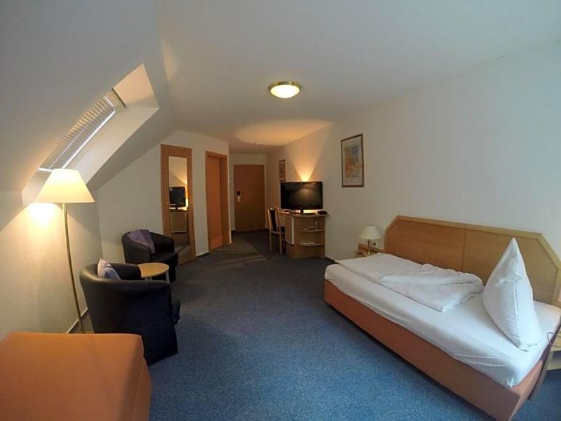 Hotel Zum Wasserfall Garni image