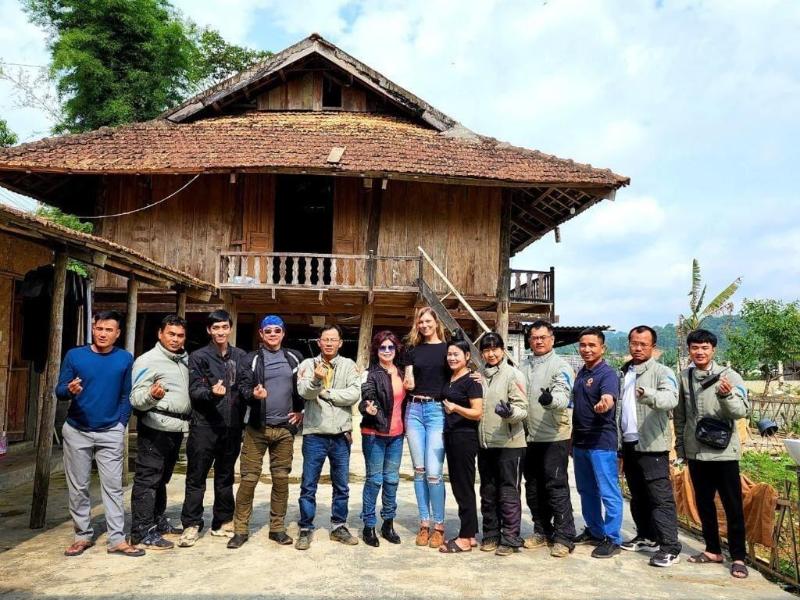 Frontier Hostel & Tours image