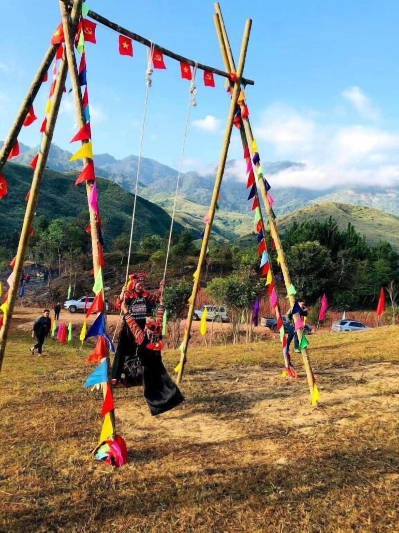 Frontier Hostel & Tours image