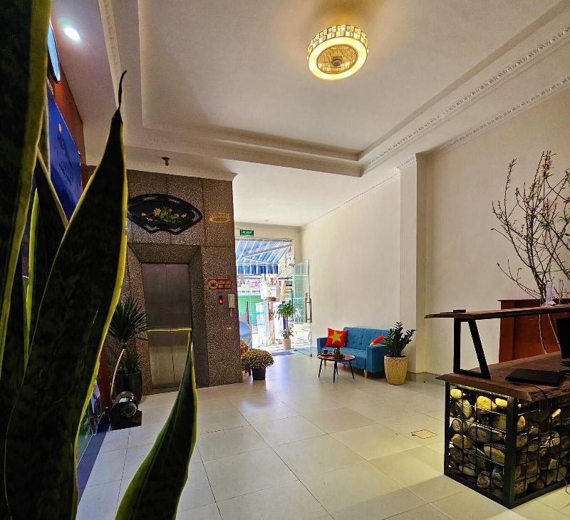 Frontier Hostel & Tours image