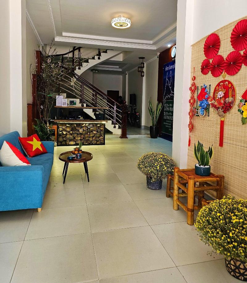 Frontier Hostel & Tours image