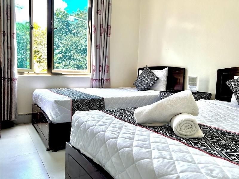 Frontier Hostel & Tours image