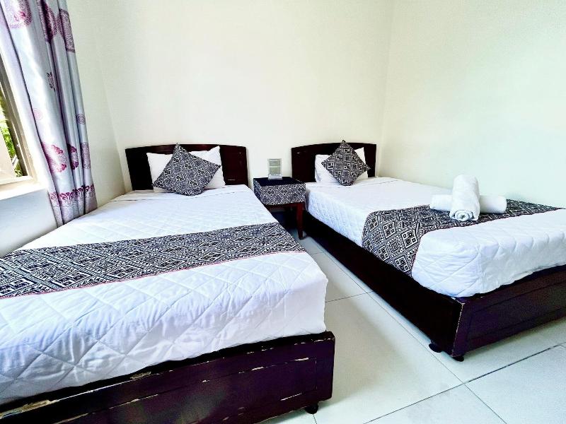 Frontier Hostel & Tours image