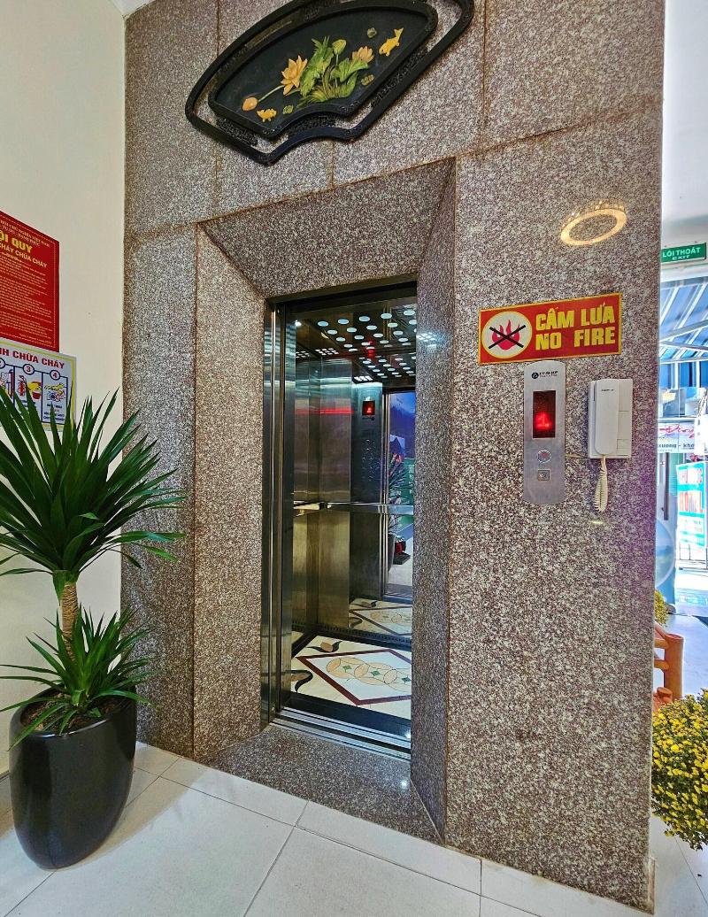 Frontier Hostel & Tours image