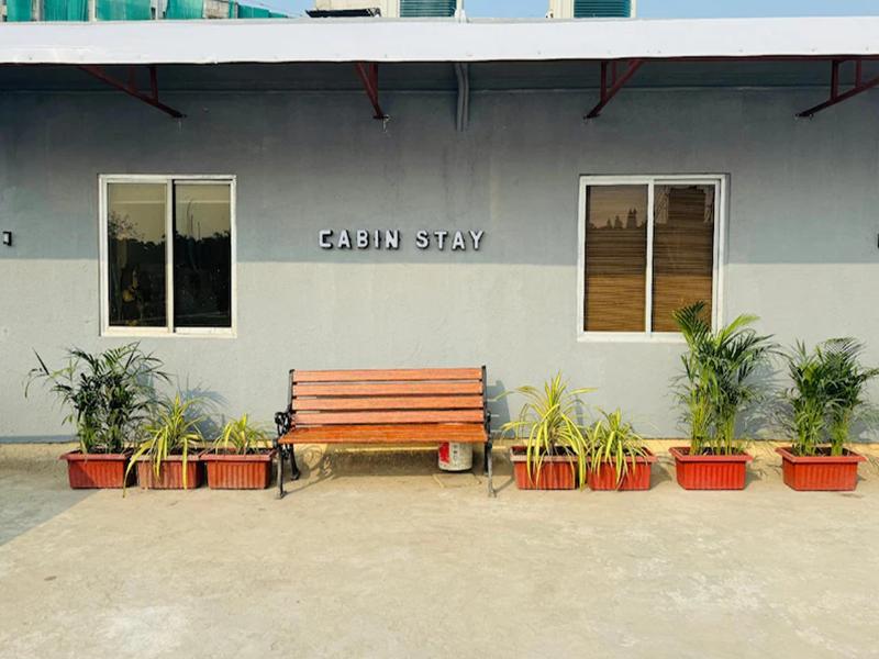 Cabinstay Airport image