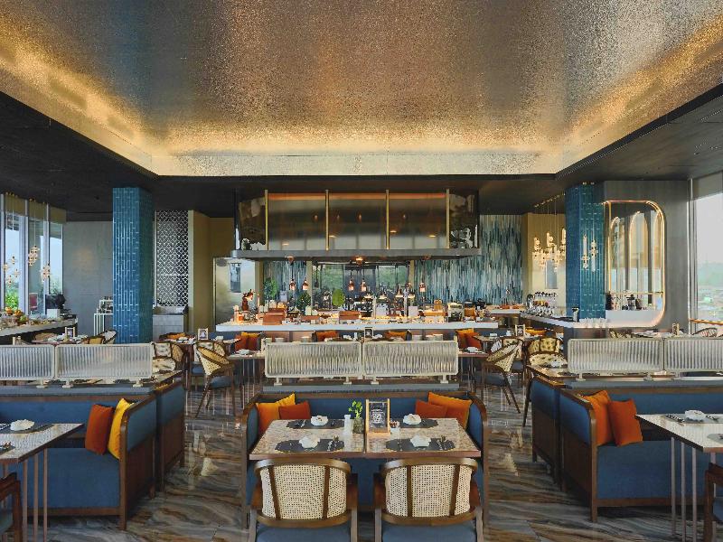 Oakwood Hotel & Apartments Grand Batam — restaurant