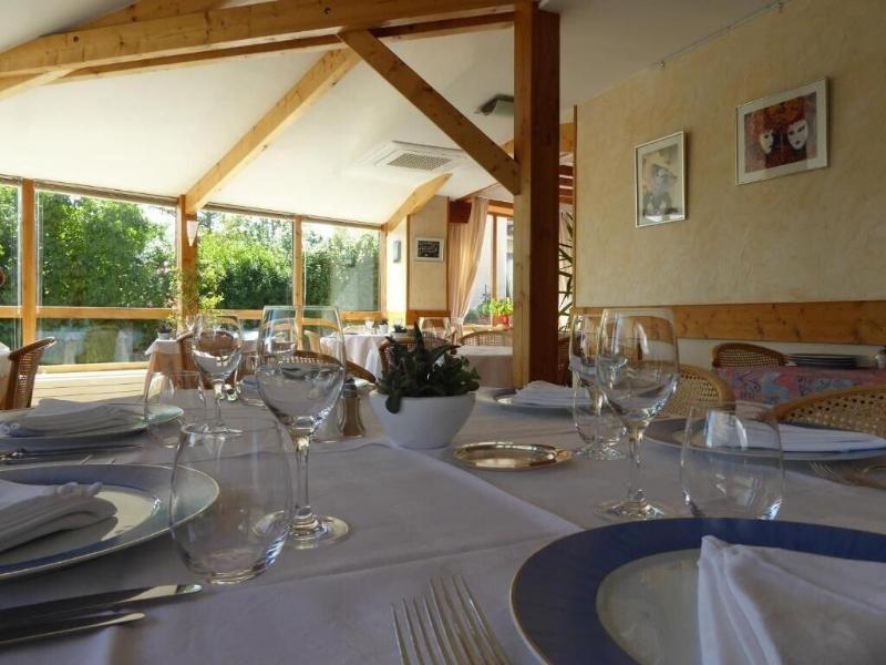 Hotel-restaurant Les Chenets image