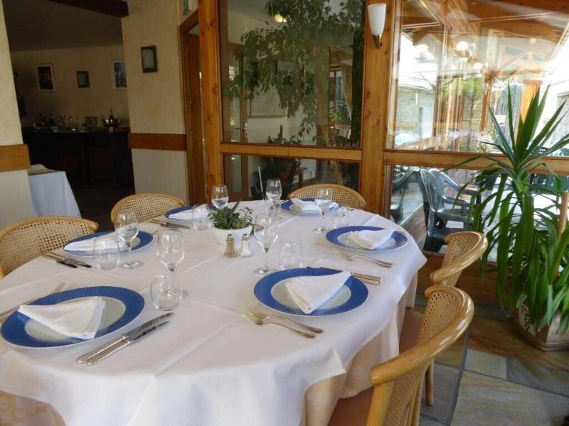 Hotel-restaurant Les Chenets image