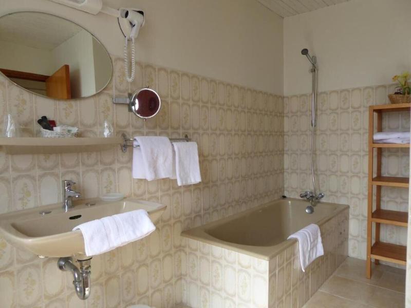 Hotel-restaurant Les Chenets image
