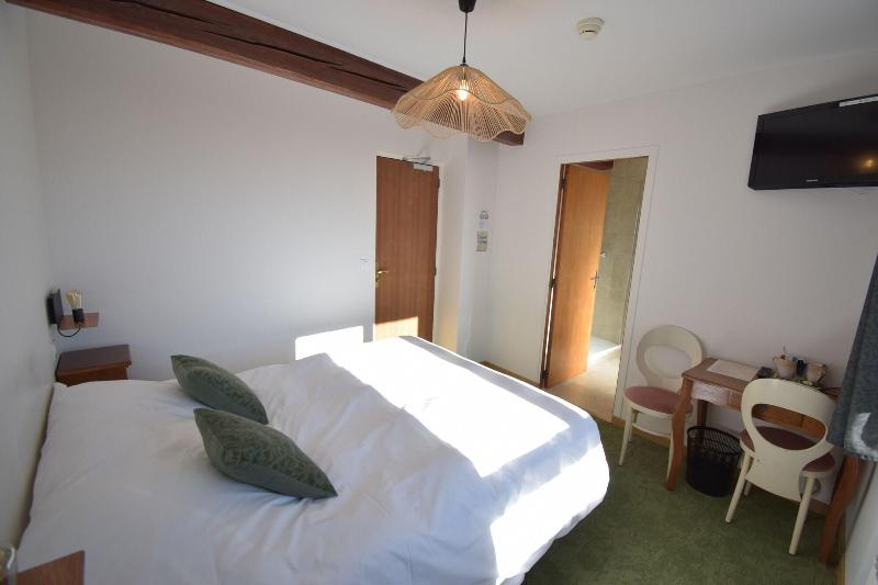 Hotel-restaurant Les Chenets image