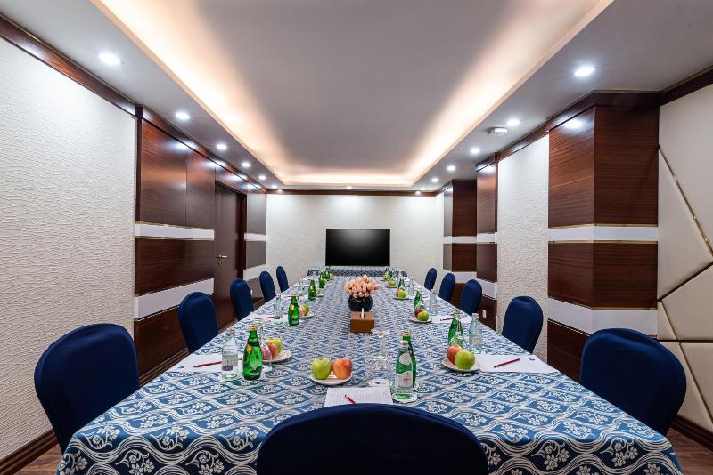 Blue Diamond Hotel image