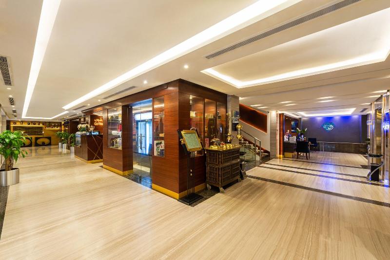 Blue Diamond Hotel image
