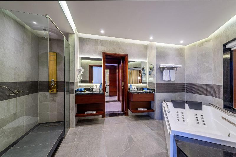 Blue Diamond Hotel image