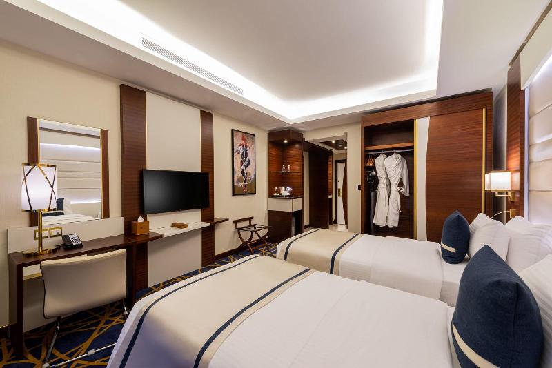 Blue Diamond Hotel image