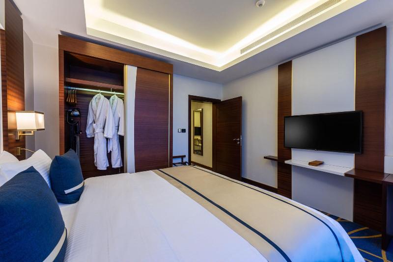 Blue Diamond Hotel image