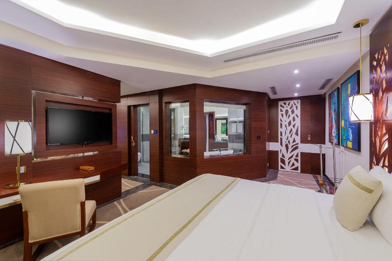 Blue Diamond Hotel image