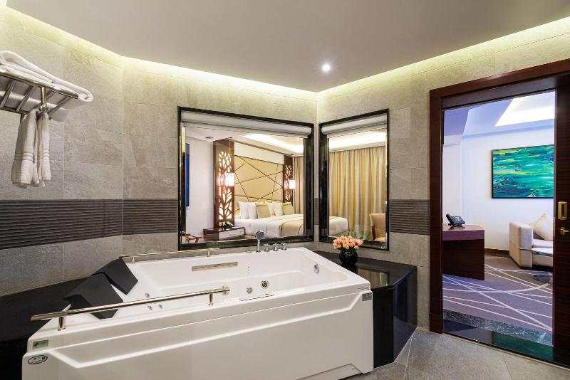 Blue Diamond Hotel image