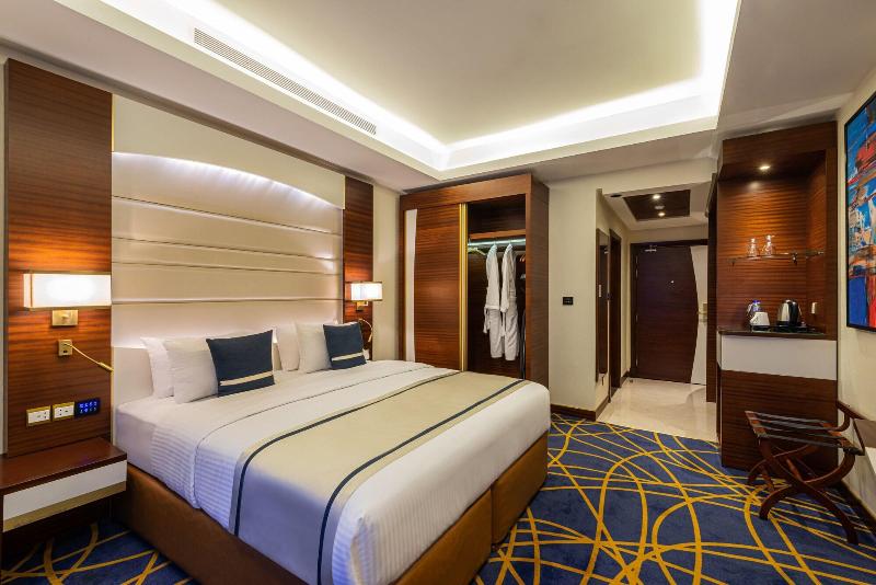 Blue Diamond Hotel image