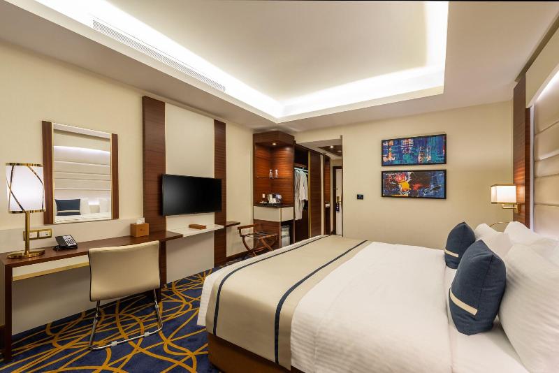 Blue Diamond Hotel image