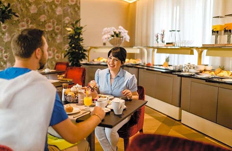 Hotel Neues Tor image