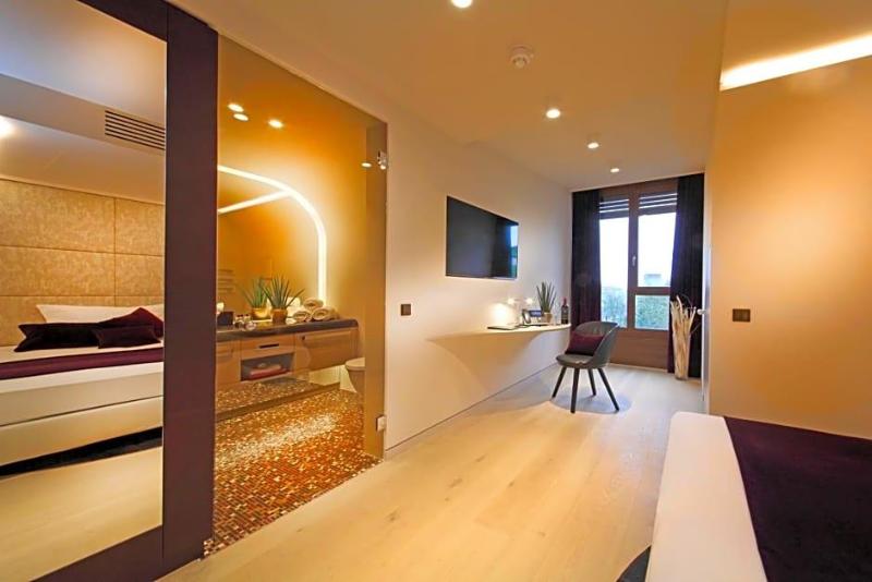 Hotel Neues Tor image