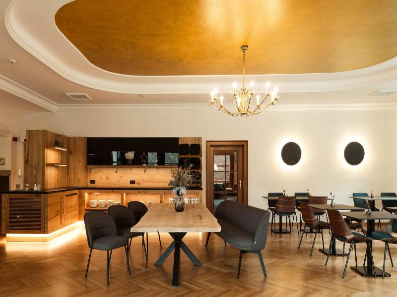 Oscars Hotel 1415 image