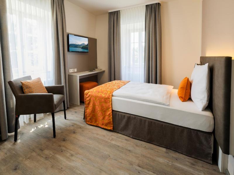Hotel Kurhaus Bad Bocklet image