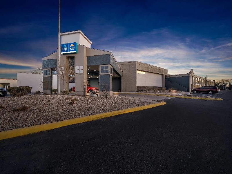 Suburban Studios Kearney image
