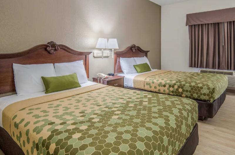 Econo Lodge Inn & Suites Sealy TX image