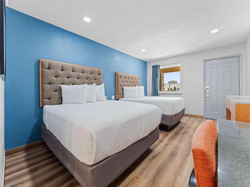 Econo Lodge Inn & Suites Sealy TX image