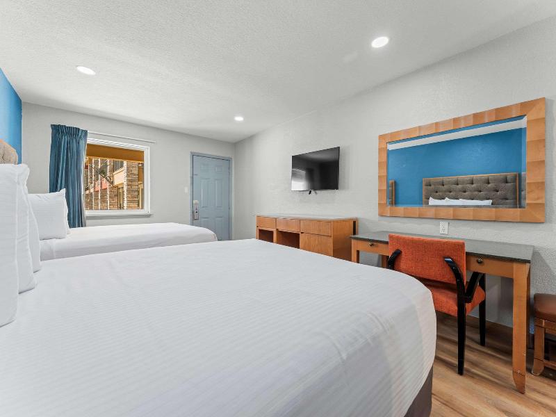 Econo Lodge Inn & Suites Sealy TX image