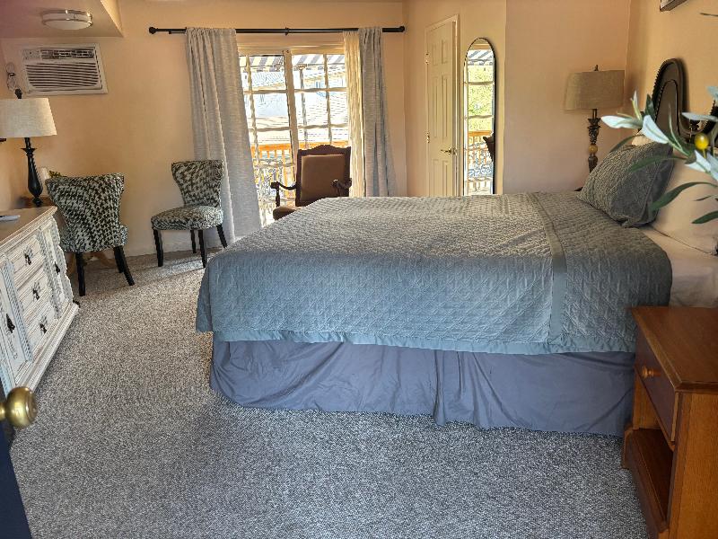 Peach Tree Inn - Image 2