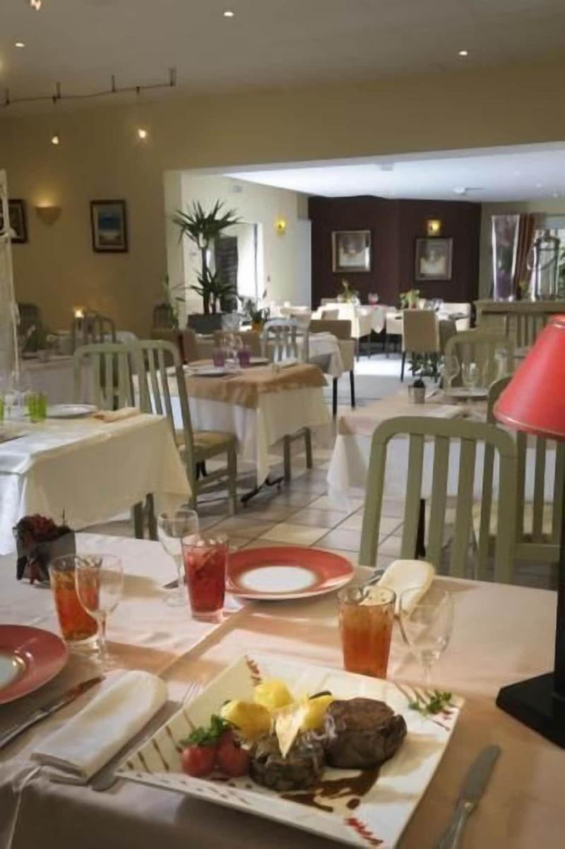 Hã´tel-restaurant De La Tour image