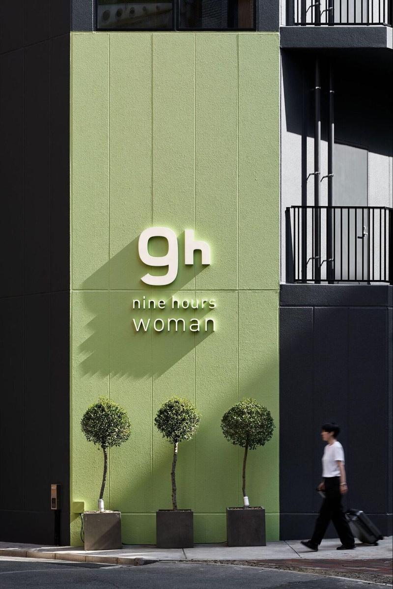 9h Nine Hours Woman Shinjuku image