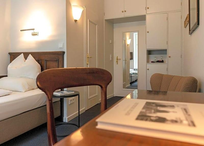 Hotel Olympic image