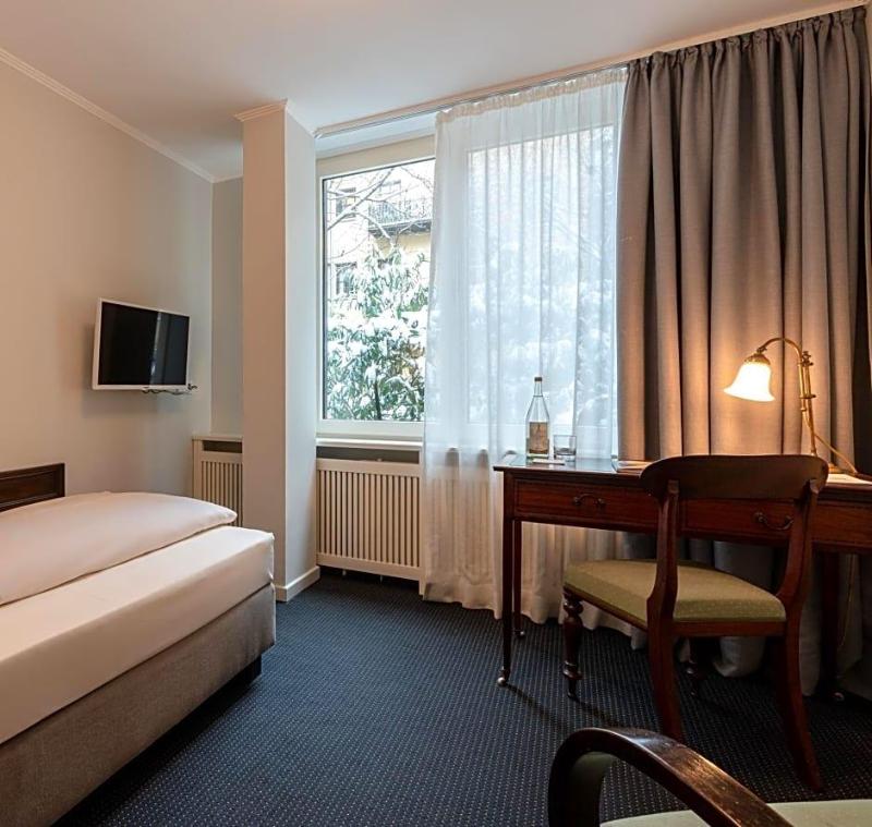Hotel Olympic image