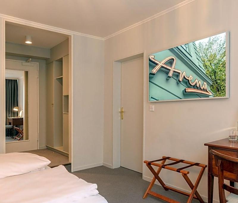 Hotel Olympic image