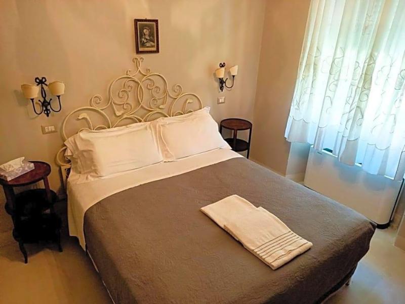 Relais Real Collegio image