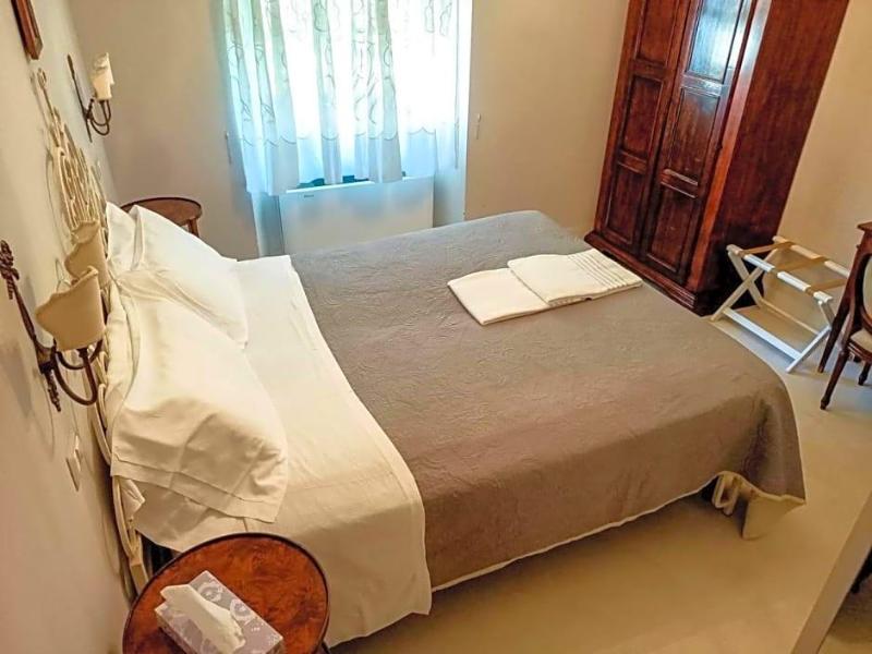 Relais Real Collegio image