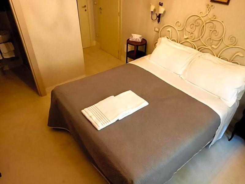 Relais Real Collegio image