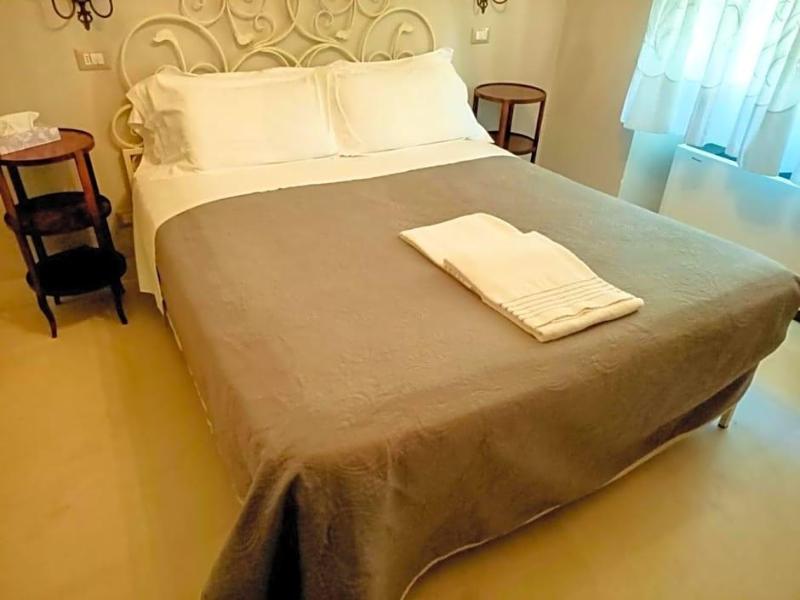 Relais Real Collegio image