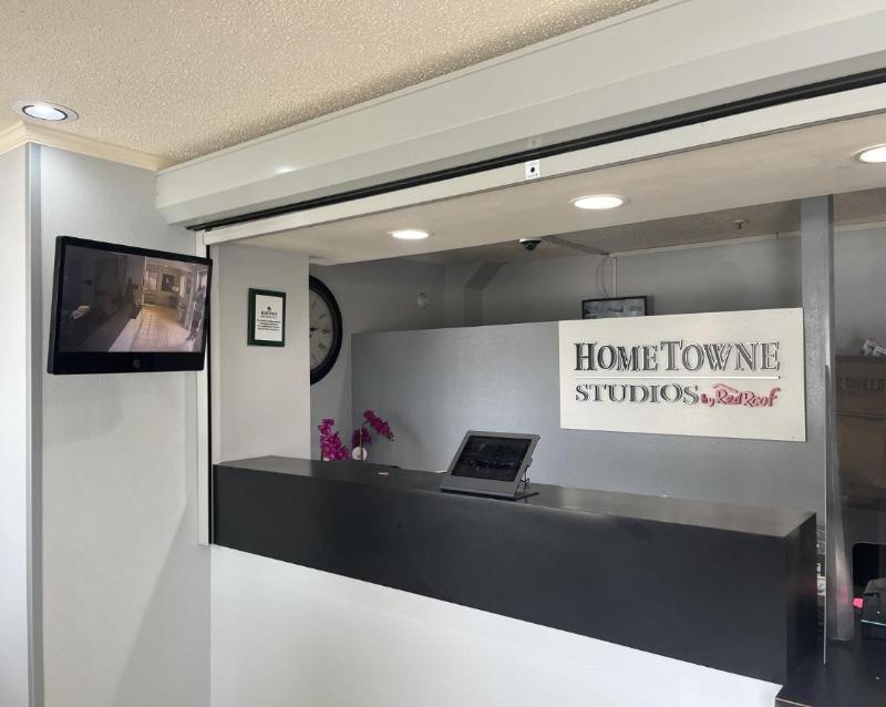 Hometowne Studios & Suites Greensboro image