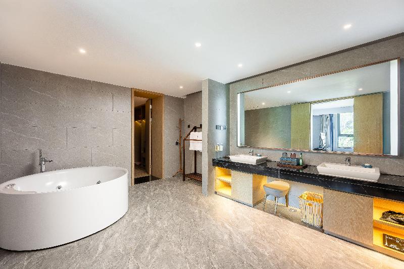Holiday Inn Hainan Xiangshui Bay image
